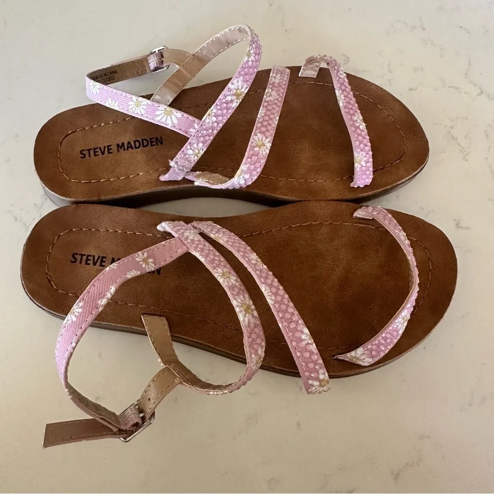 STEVE MADDEN Girl’s Jplum Daisy Rhinestone Strappy Sandals Size: 1